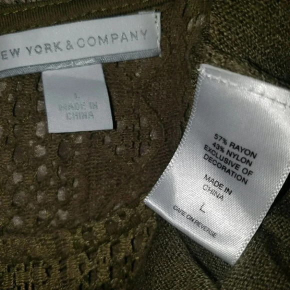 New‎ York & Co L army green cold shoulder top - Picture 3 of 5